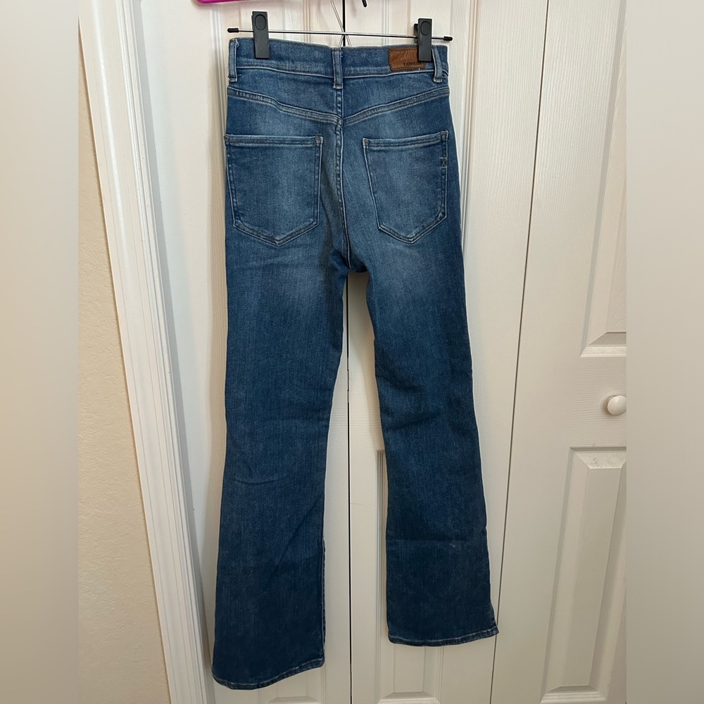 Express Jeans - Picture 2 of 3